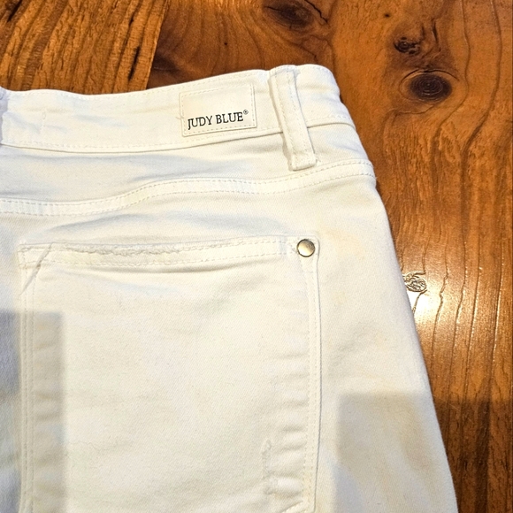 Judy Blue White Denium Boyfriend - Picture 7 of 11